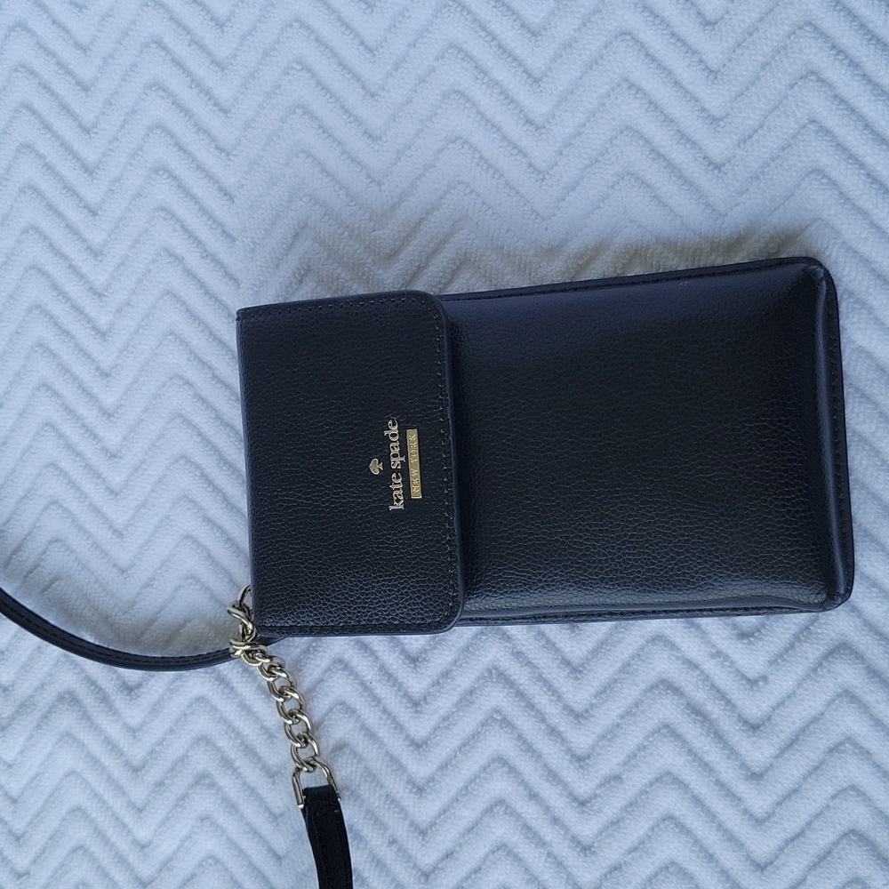 Kate Spade cross body cell phone and wallet. Black
